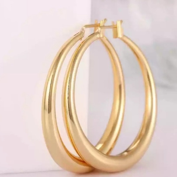 NEW 18K Yellow Gold 1.5” Round Hoop Earrings - Picture 4 of 5